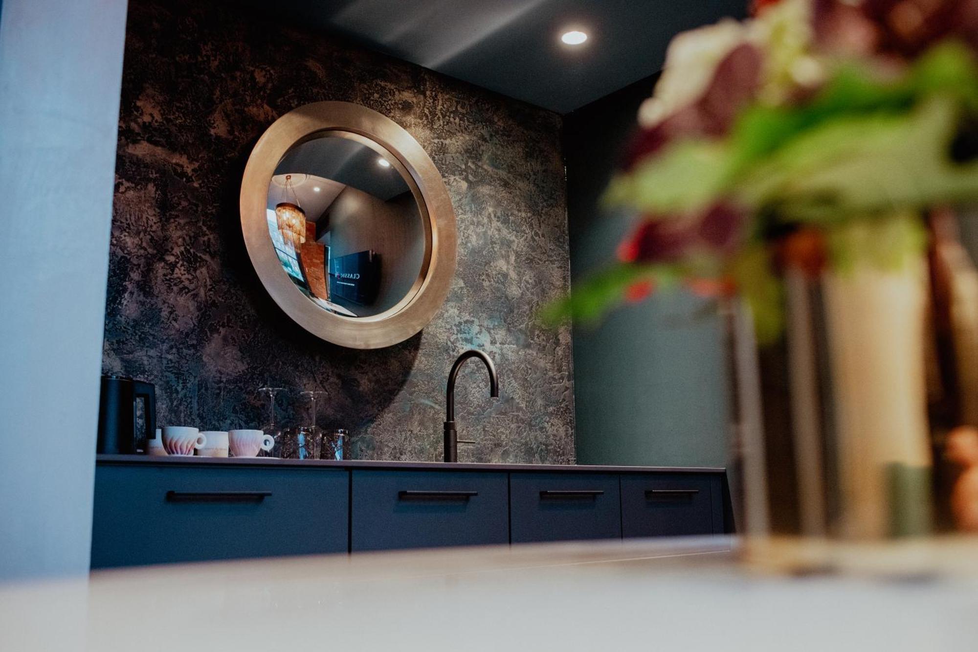 Отель Forty Seven Manchester, Worldhotels Crafted 4*